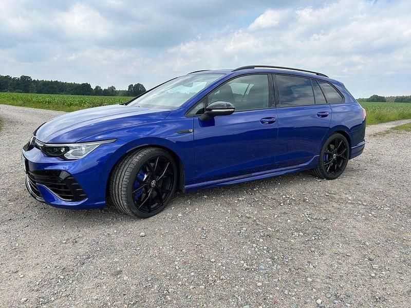 Blau Gebraucht 2022 VW Golf VIII R Kombi | 37.990 € (Fairer Preis) - Bild 1/4