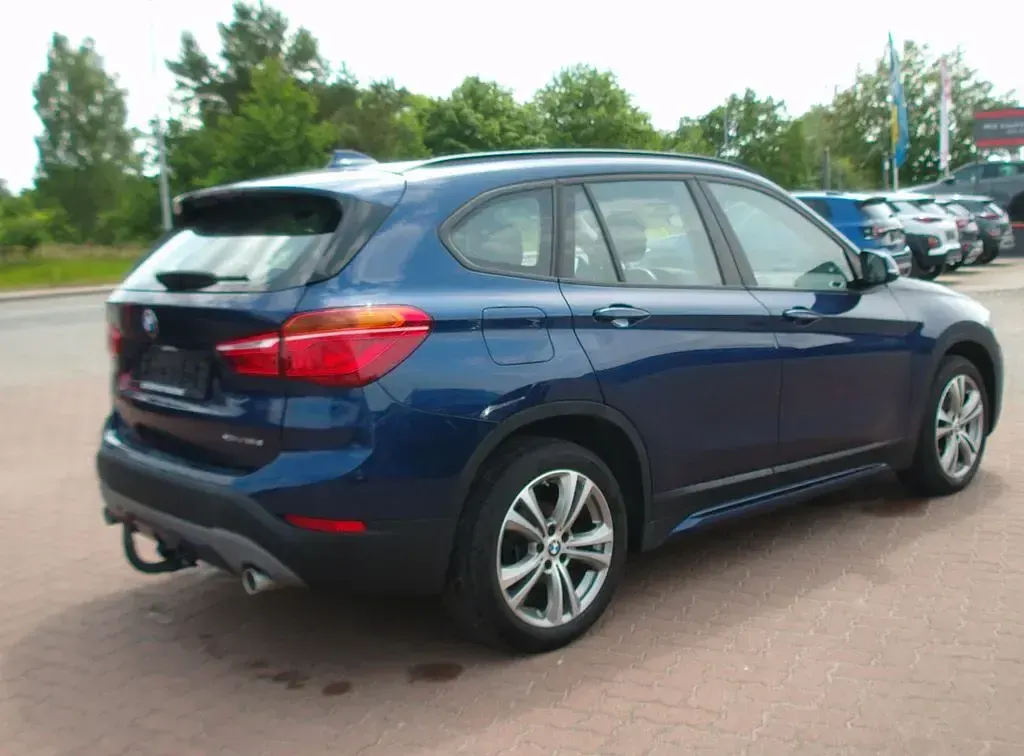 Gebraucht BMW X1 Sport Line 150 PS (110 kW) 2019 Blau SUV