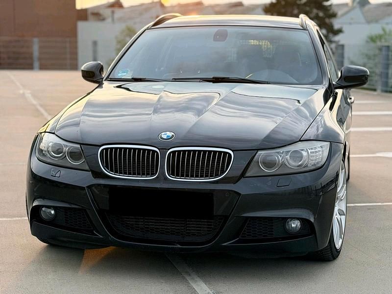 Gebraucht BMW 330 Performance 245 PS (180 kW) 2011 Schwarz Kombi