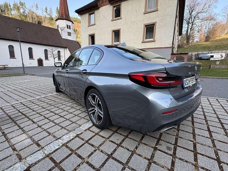 Gebraucht BMW 530e 292 PS (214 kW) 2020 Grau Limousine