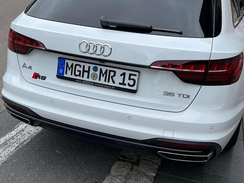 Weiß Gebraucht 2022 Audi A4 Advanced Kombi | 26.500 € (Fairer Preis) - Bild 1/4