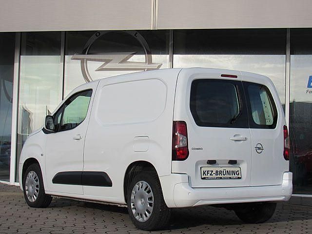 Gebraucht Opel Combo Edition 131 PS (96 kW) 2020 Weiß Van / Kleinbus