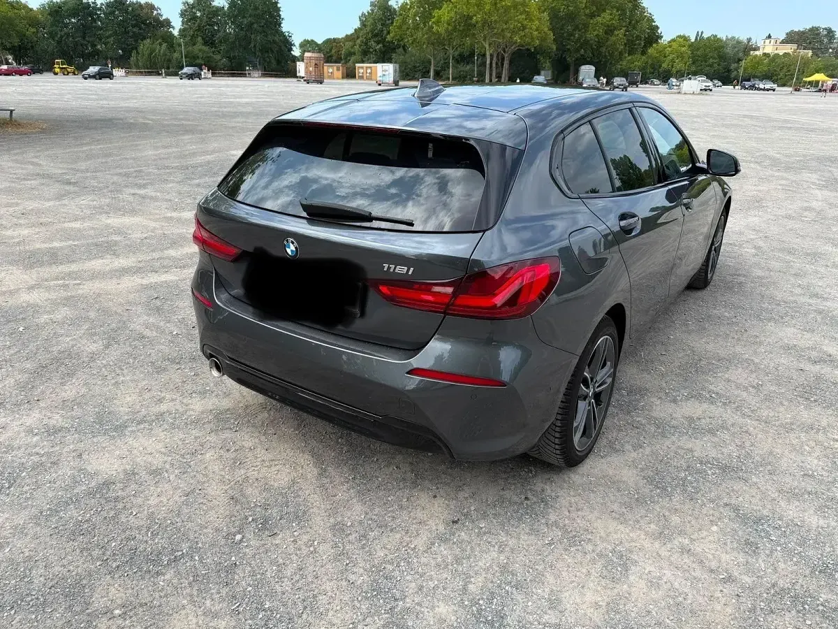 Gebraucht BMW 118 Sport Line 140 PS (102 kW) 2020 Grau Limousine