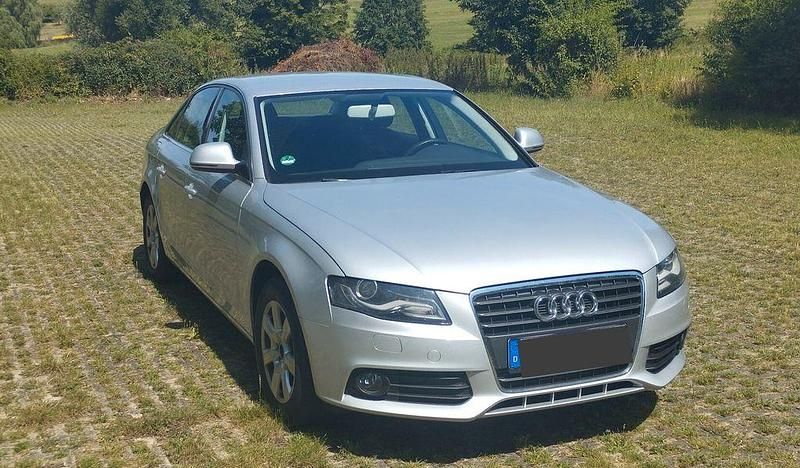 Gebraucht Audi A4 Attraction 160 PS (117 kW) 2009 Limousine