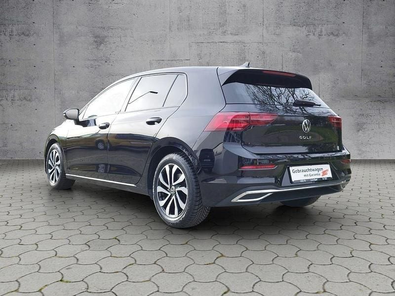 Gebraucht VW Golf VIII Active 150 PS (110 kW) 2022 Schwarz Limousine