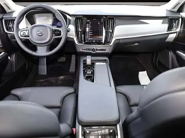 Gebraucht Volvo V90 Ultimate 197 PS (144 kW) 2024 Manufacturer Kombi