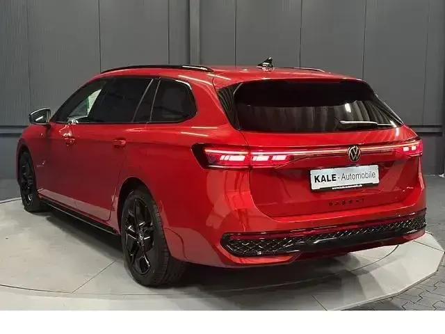Gebraucht VW Passat R-line 193 PS (141 kW) 2024 Rot metallic (chilirot metallic) Kombi