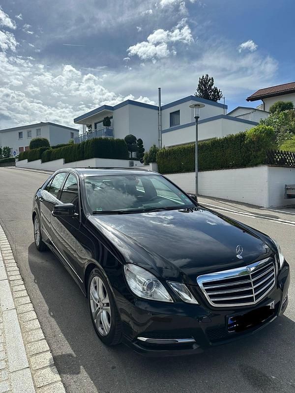 Gebraucht Mercedes E300 Avantgarde 229 PS (168 kW) 2012 Schwarz Limousine