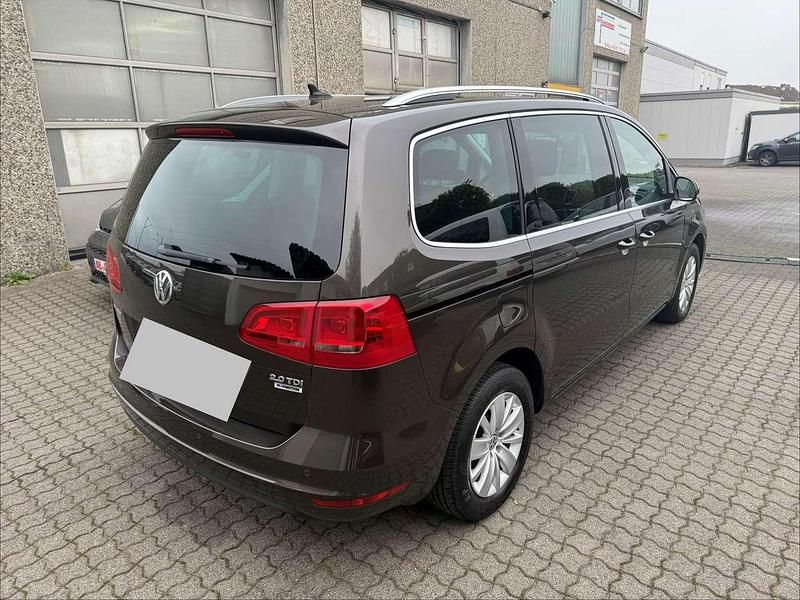 Gebraucht VW Sharan Comfortline 140 PS (102 kW) 2015 Braun Van / Kleinbus
