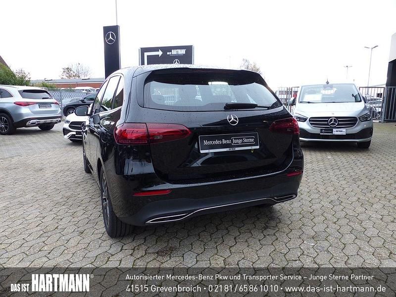 Gebraucht Mercedes B200 Progressive 163 PS (119 kW) 2024 Schwarz Van / Kleinbus