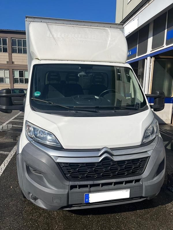 Weiß Gebraucht 2016 Citroën Jumper Van / Kleinbus | 16.999 € (Teuer) - Bild 1/4