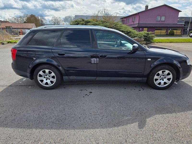 Gebraucht Audi A4 131 PS (96 kW) 2002 Blau Kombi