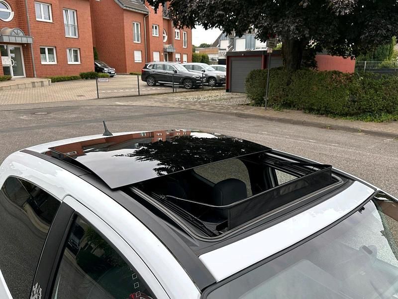 Weiß Gebraucht 2011 Renault Twingo Kleinwagen | 2.999 € (Fairer Preis) - Bild 1/4