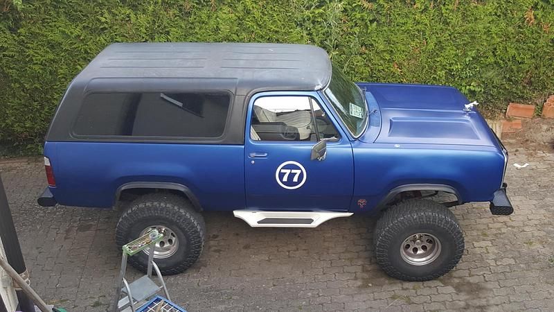 Gebraucht Dodge Ram 200 PS (147 kW) 1977 Blau Abholung
