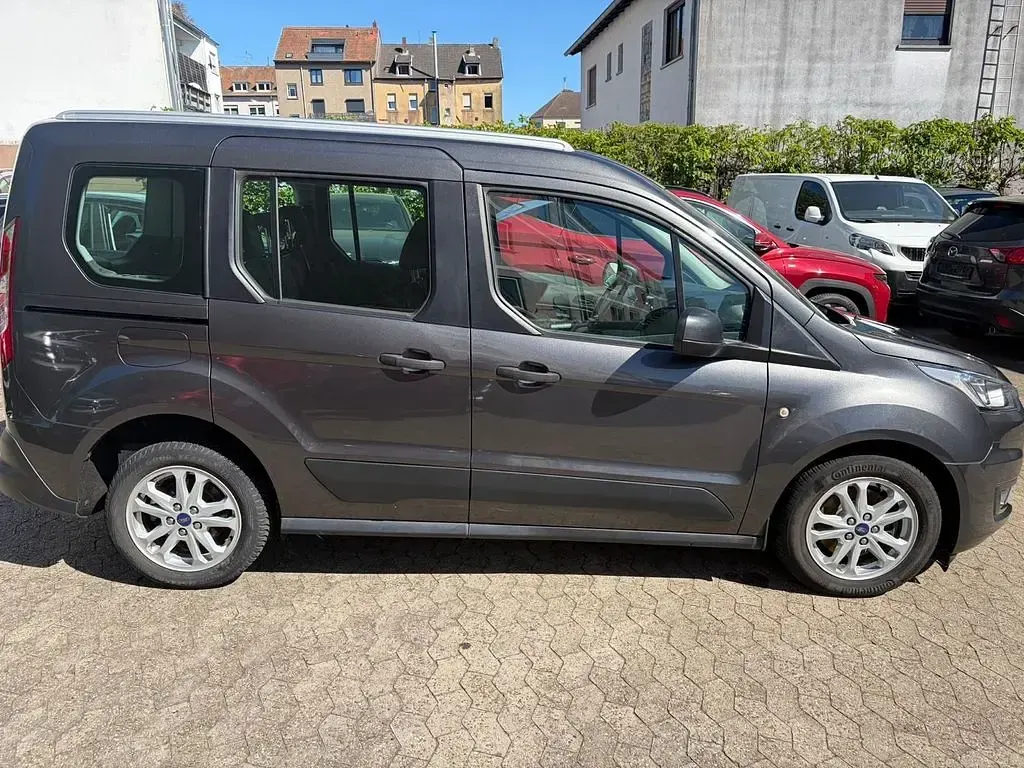 Gebraucht Ford Tourneo Connect 101 PS (74 kW) 2019 Grau Van / Kleinbus