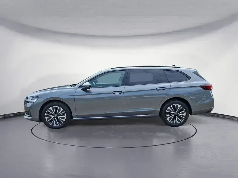 Gebraucht Skoda Superb Selection 150 PS (110 kW) 2025 Grau Kombi