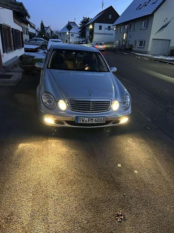 Gebraucht 2003 Mercedes E220 Elegance Limousine | 4.500 € (Teuer) - Bild 1/4