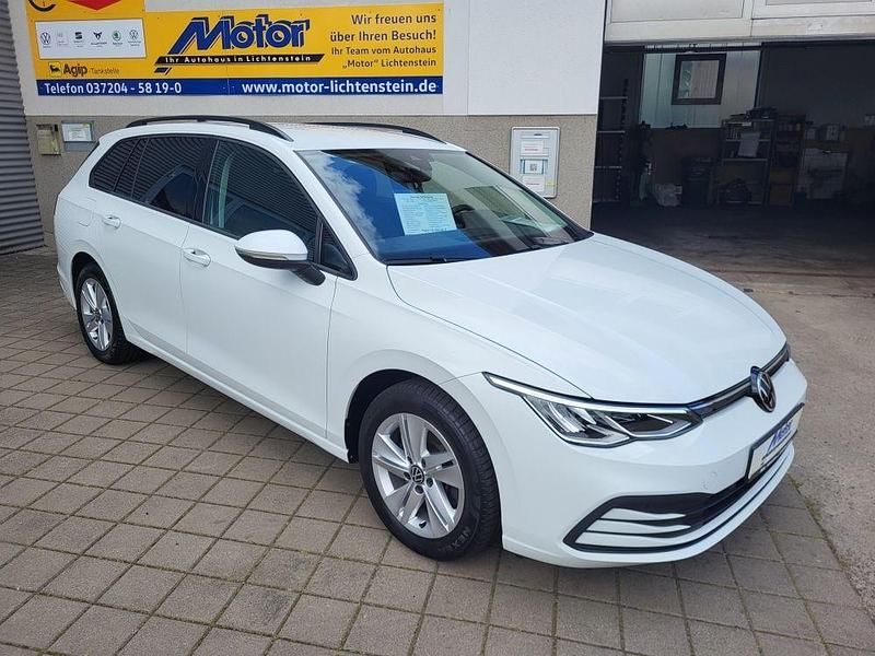 Weiß Gebraucht 2021 VW Golf VIII Life Kombi | 17.920 € (Fairer Preis) - Bild 1/4