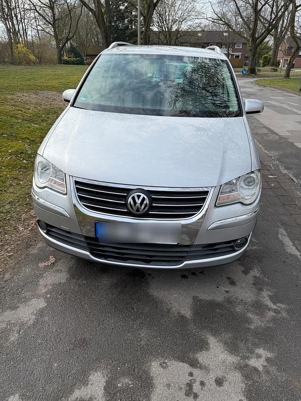Grau Gebraucht 2007 VW Touran Van / Kleinbus | 2.700 € (Fairer Preis) - Bild 1/4