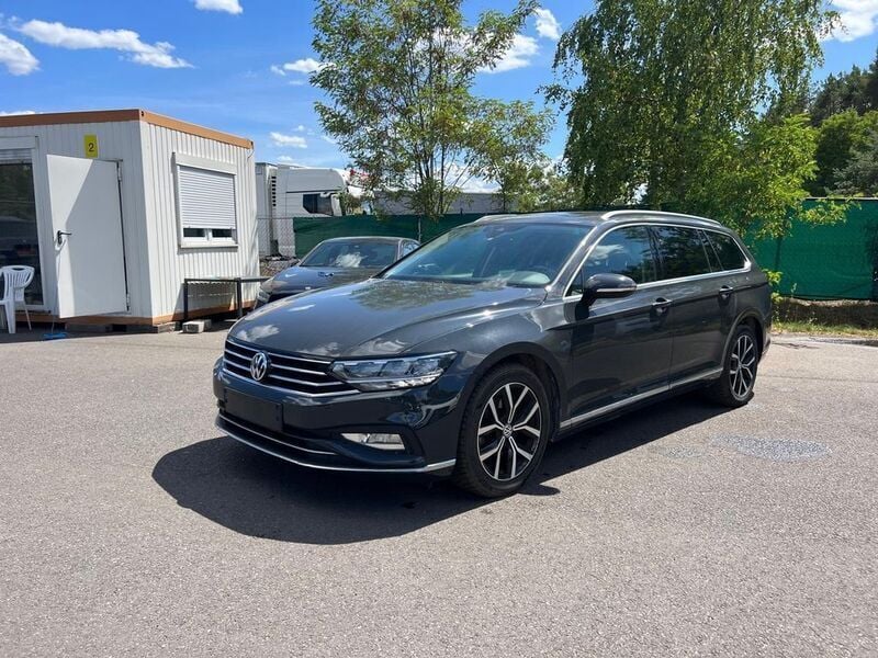 Grau Gebraucht 2020 VW Passat Elegance Limousine | 15.500 € (Superpreis) - Bild 1/4