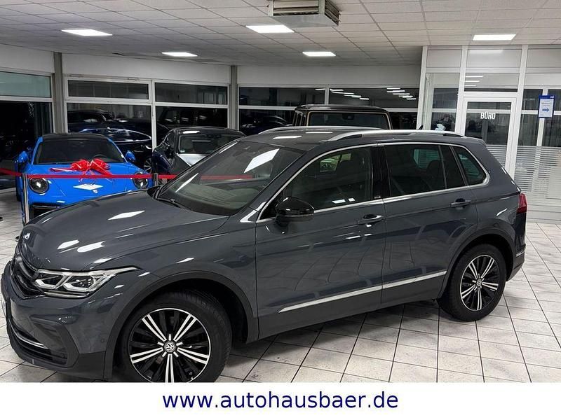 Gebraucht VW Tiguan Move 190 PS (139 kW) 2023 Grau SUV