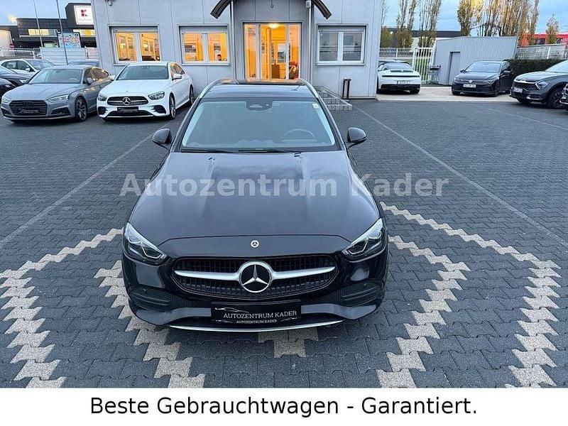 Gebraucht Mercedes C220 200 PS (147 kW) 2022 Obsidianschwarz Kombi