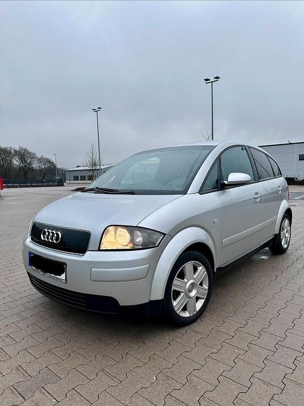 Usata Audi A2 75 CV (55 kW) 2003 Argento Utilitaria