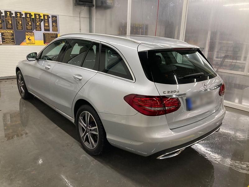Gebraucht Mercedes C220 194 PS (142 kW) 2020 Silber Kombi