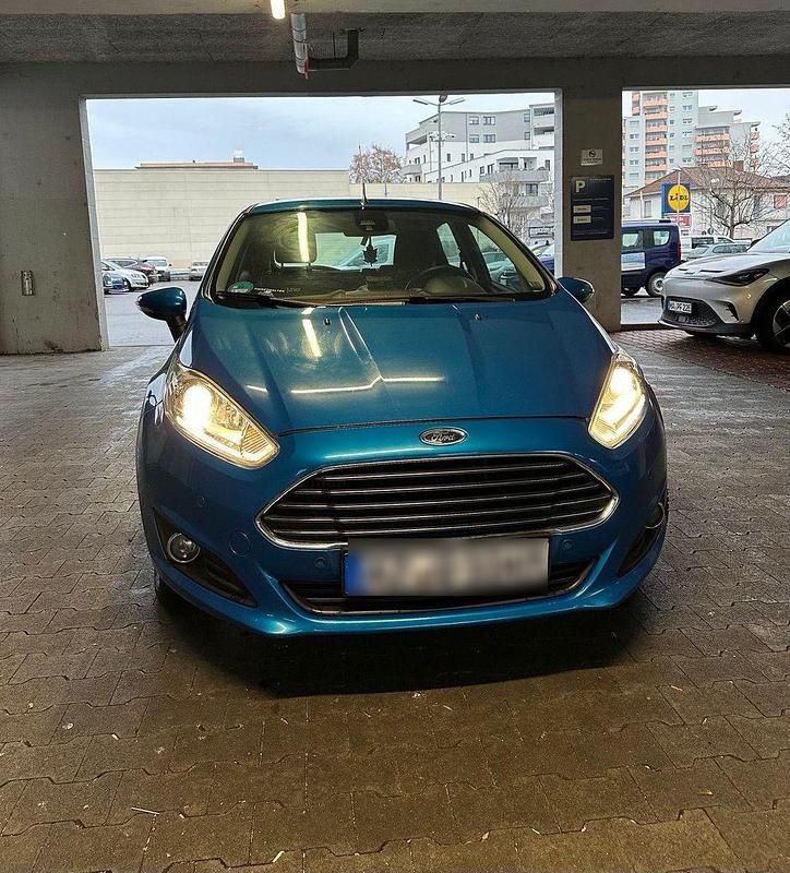 Gebraucht Ford Fiesta Trend 95 PS (69 kW) 2015 Blau Kleinwagen