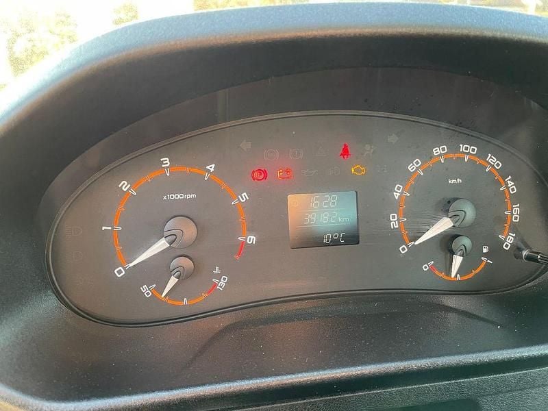 Gebraucht Lada niva 83 PS (61 kW) 2021 Grau SUV