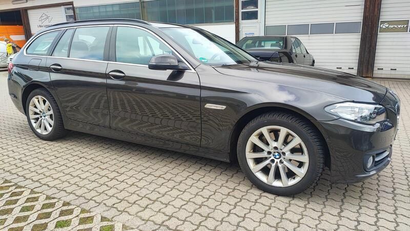 Grau Gebraucht 2013 BMW 530 Comfort Edition Kombi | 11.495 € (Guter Preis) - Bild 1/4