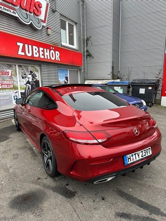 Gebraucht Mercedes C250 AMG line 211 PS (155 kW) 2017 Rot Coupé