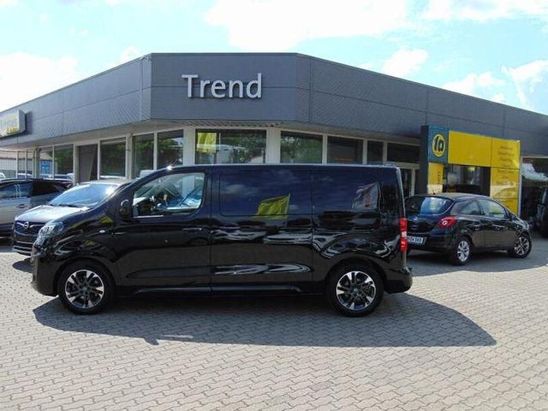 Schwarz Gebraucht 2023 Opel Zafira Life Van | 43.850 € (Teuer) - Bild 1/4