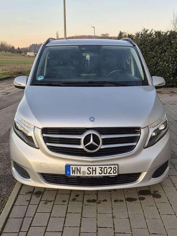 Gebraucht Mercedes V220 163 PS (119 kW) 2017 Grau Van / Kleinbus