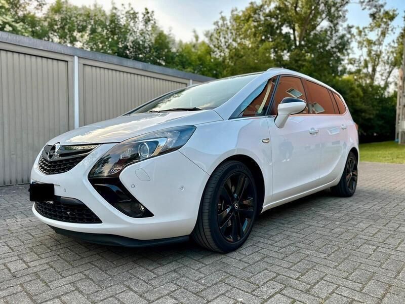 Weiß Gebraucht 2016 Opel Zafira Tourer Business Innovation Van / Kleinbus | 15.900 € - Bild 1/4