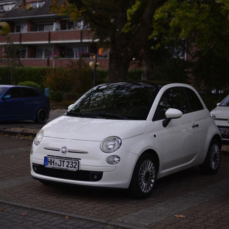 Weiß Gebraucht 2012 Fiat 500 Lounge Kleinwagen | 3.999 € (Guter Preis) - Bild 1/4