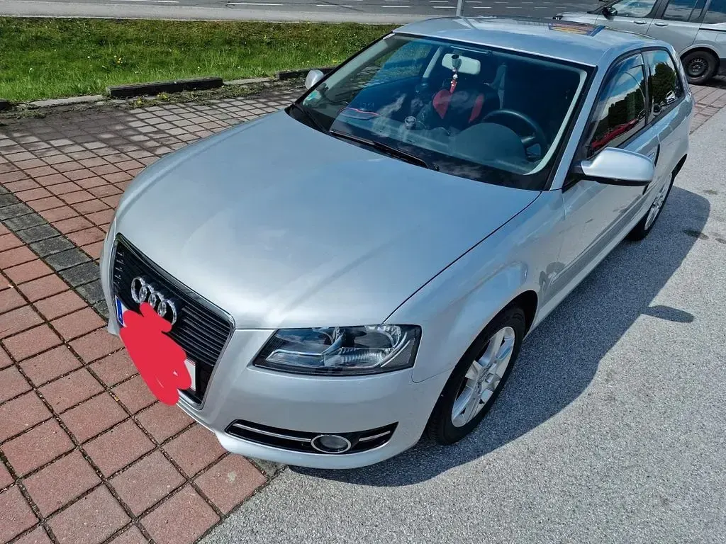 Gebraucht Audi A3 Ambition 102 PS (75 kW) 2010 Silber Kleinwagen