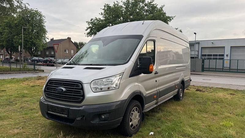 Gebraucht Ford Transit Trend 131 PS (96 kW) 2022 Silber Van / Kleinbus