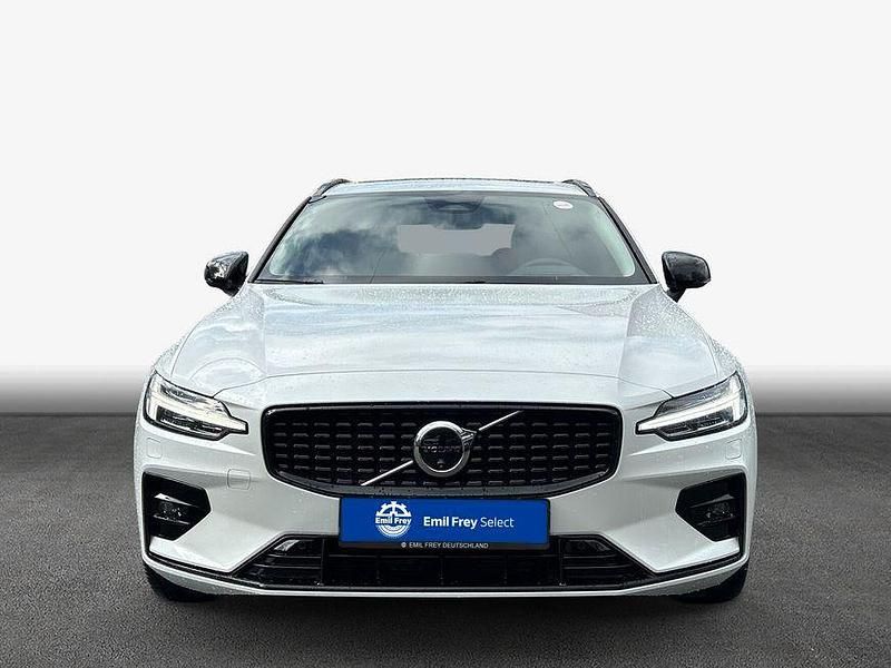 Gebraucht Volvo V60 Plus 197 PS (144 kW) 2025 Crystal weißperleffekt Kombi