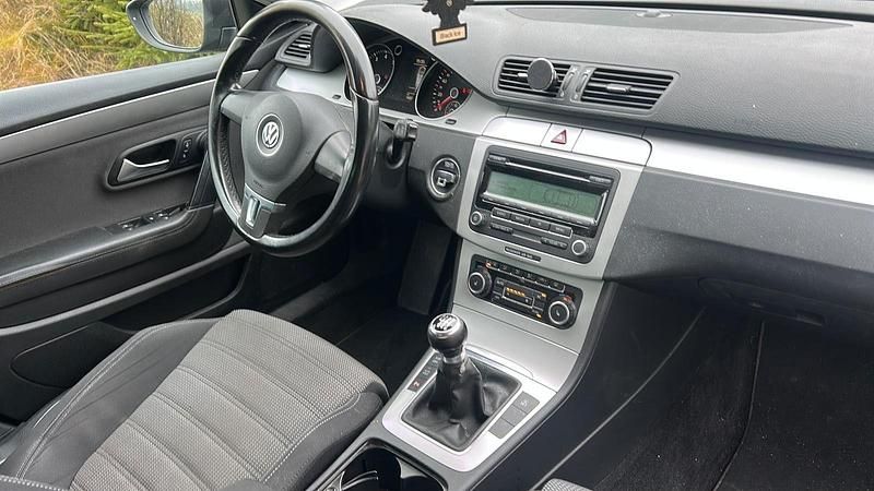 Second-hand VW CC 160 CP (117 kW) 2010 Negru Berlinǎ