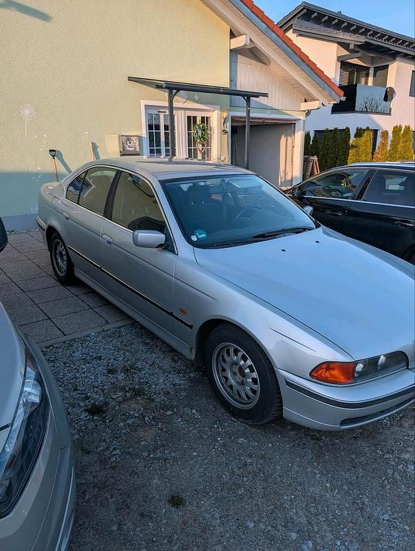 Gebraucht BMW 520 150 PS (110 kW) 2000 Limousine