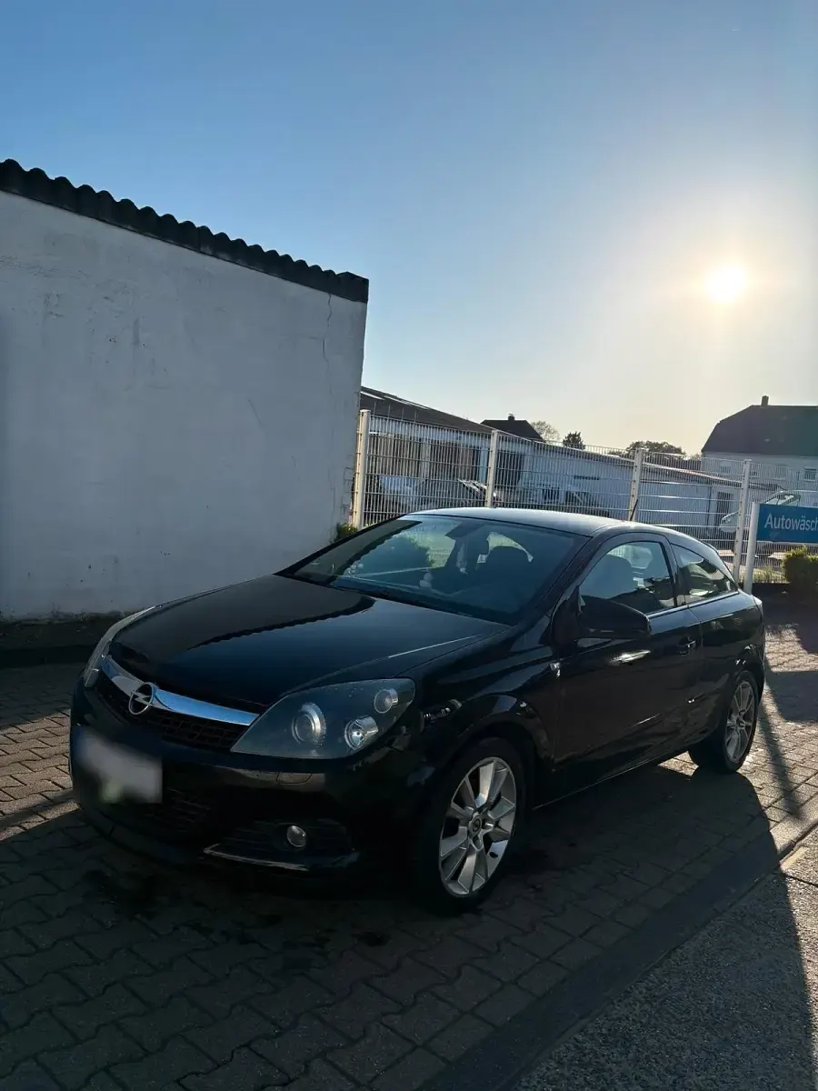 Gebraucht Opel Astra 110 PS (80 kW) 2009 Schwarz Coupé