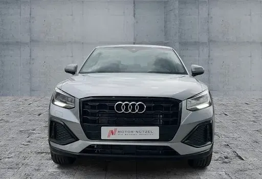 Neu Audi Q2 Advanced Plus 150 PS (110 kW) 2026 Silber SUV