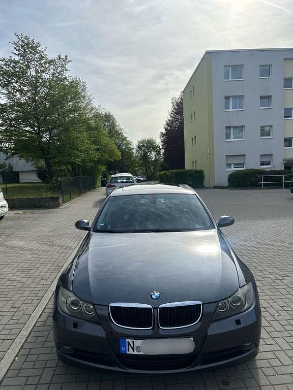 Second-hand BMW 320 177 CP (130 kW) 2008 Berlinǎ