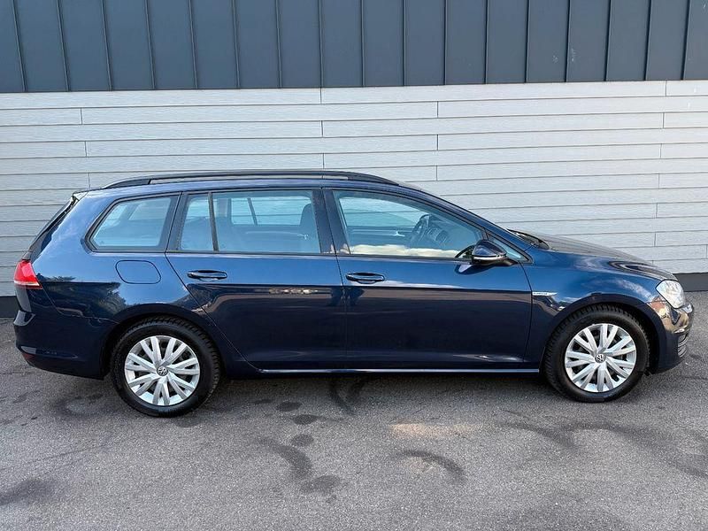 Second-hand VW Golf VII Trendline 110 CP (80 kW) 2015 Albastru Break