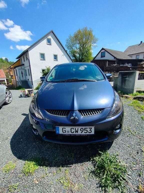 Blau Gebraucht 2006 Mitsubishi Grandis Intense Van / Kleinbus | 4.500 € (Teuer) - Bild 1/4