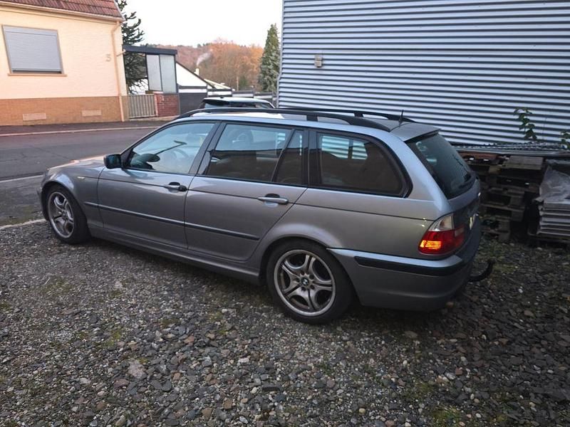 Silber Gebraucht 2003 BMW 318 Kombi | 1.499 € (Fairer Preis) - Bild 1/4