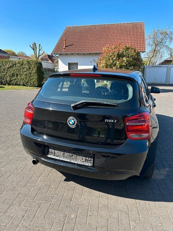 Schwarz Gebraucht 2014 BMW 116 Kleinwagen | 9.000 € (Fairer Preis) - Bild 1/4