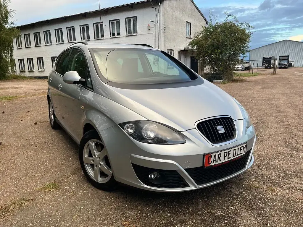 Gebraucht Seat Altea XL 105 PS (77 kW) 2010 Silber Van / Kleinbus