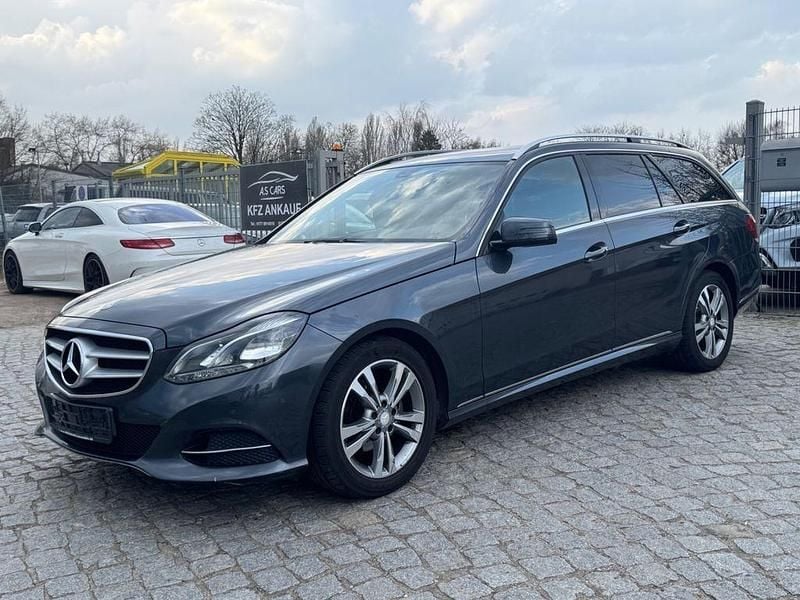 Gebraucht Mercedes E200 136 PS (100 kW) 2013 Grau Limousine
